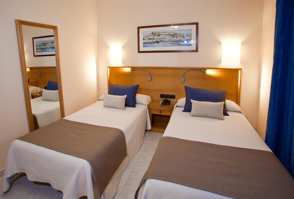 Camera Matrimoniale/Doppia con Letti Singoli